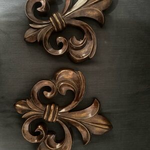 Decorative Fleur-de-Lis Wall Accents